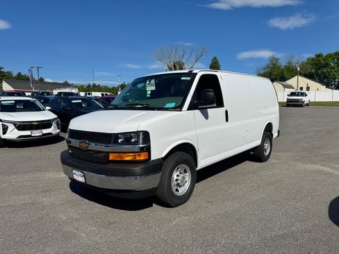 New 2026 Chevrolet Express 2500 RWD image 7