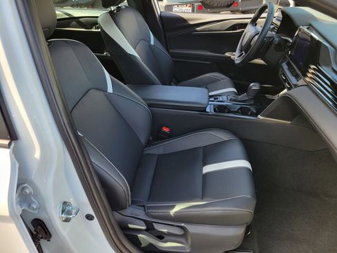 Used 2025 Toyota Camry SE image 16