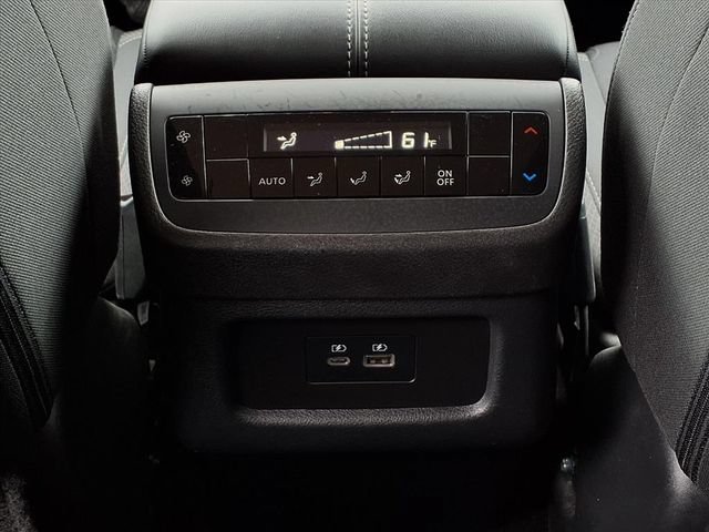 Used 2024 Nissan Pathfinder SV AWD/4WD image 10