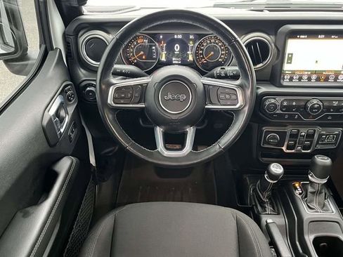 Used 2022 Jeep Wrangler Unlimited Sahara w/ Cold Weather Group image 17