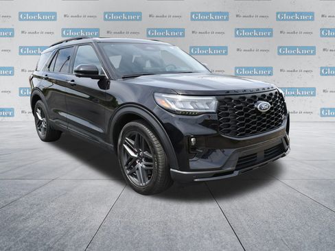 Used 2025 Ford Explorer ST AWD/4WD image 3