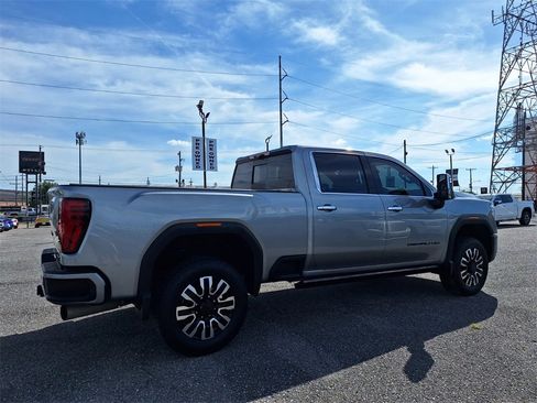 Used 2024 GMC Sierra 2500 Denali Ultimate image 5