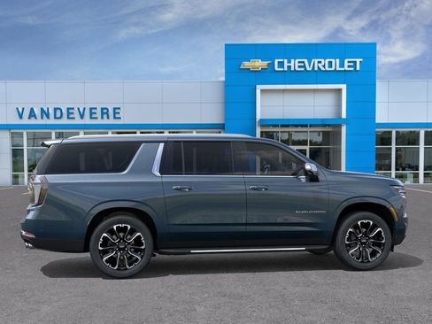 New 2026 Chevrolet Suburban Premier w/ Sun And Tow Package AWD/4WD image 7