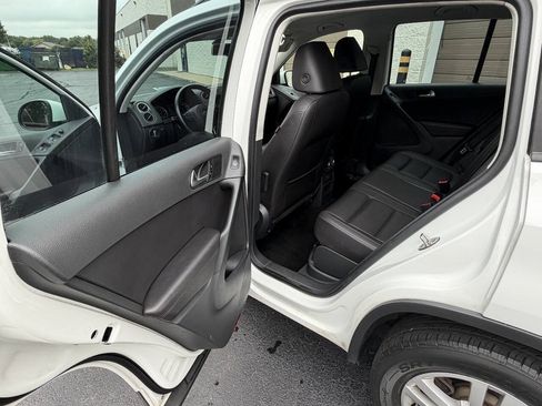 Used 2017 Volkswagen Tiguan S FWD image 18