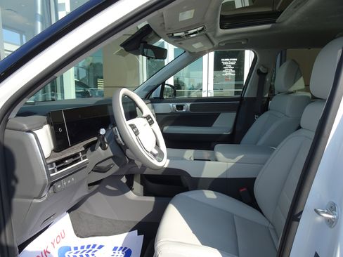 Used 2025 Hyundai Santa Fe Calligraphy image 9