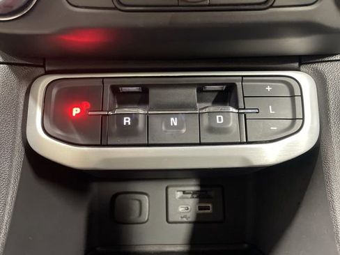 Used 2022 GMC Acadia SLE w/ Driver Convenience Package image 20