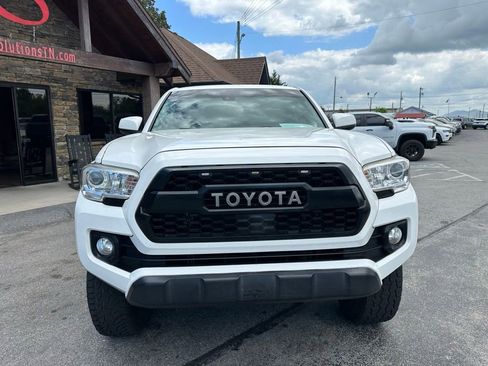 Used 2019 Toyota Tacoma SR5 RWD image 8