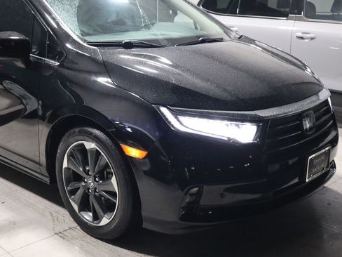 Used 2023 Honda Odyssey Elite image 3
