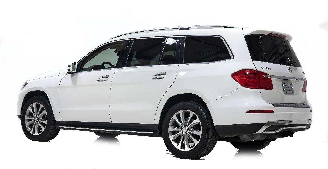 Used 2015 Mercedes-Benz GL 320 BlueTEC 4MATIC image 4
