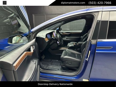 Used 2018 Tesla Model X 100D image 17