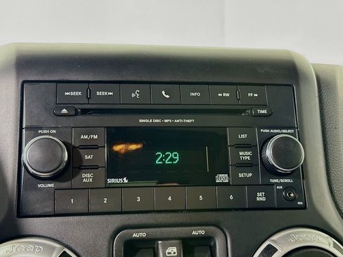 Used 2012 Jeep Wrangler Sahara w/ Connectivity Group AWD/4WD image 5