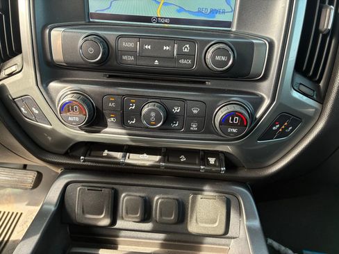 Used 2016 Chevrolet Silverado 2500 LT w/ LT Convenience Package image 11