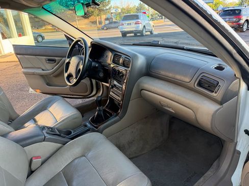 Used 2000 Subaru Outback Limited AWD/4WD image 11