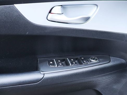 Used 2023 Kia Forte LXS w/ LXS Technology Package image 37