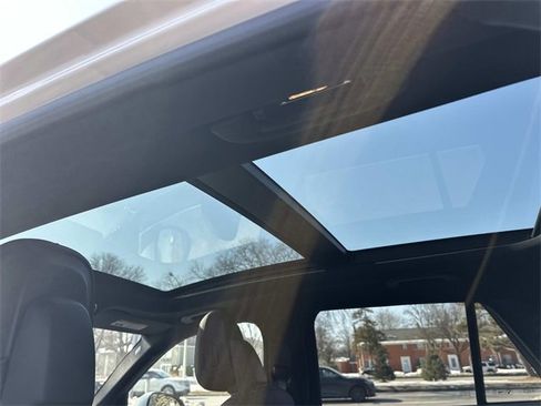 Certified 2025 Mercedes-Benz GLC 300 4MATIC image 12