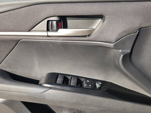 Used 2025 Toyota Camry LE image 13