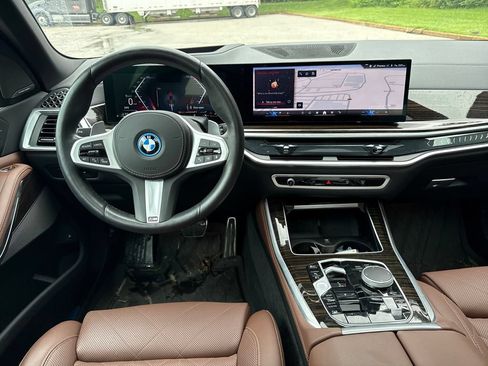 Used 2025 BMW X5 xDrive50e w/ M Sport Package AWD/4WD image 24