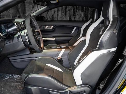 Used 2020 Ford Mustang Shelby GT500 w/ Carbon Fiber Track Pack image 3