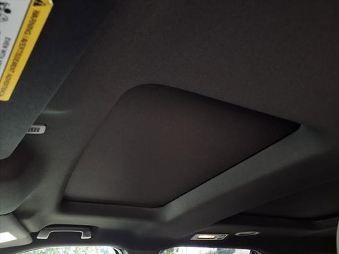 Used 2017 Ford Explorer XLT w/ Equipment Group 202A image 17