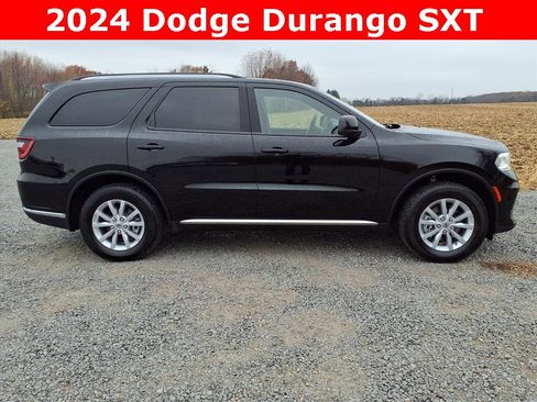 Used 2024 Dodge Durango SXT image 4