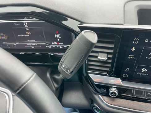 Used 2025 GMC Sierra 1500 SLT image 14