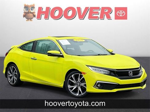 Used 2019 Honda Civic Touring image 1