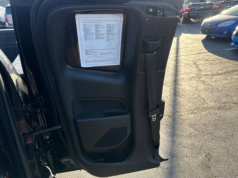 Used 2017 Chevrolet Colorado LT RWD image 41