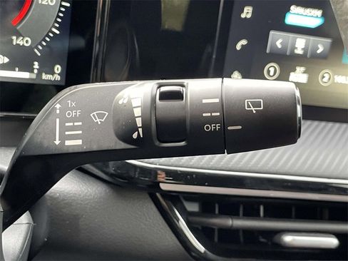 Certified 2025 Nissan Kicks SR w/ Illumination Package image 23