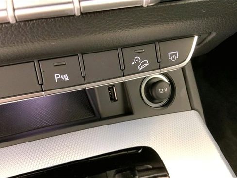 Certified 2025 Audi Q5 2.0T Premium Plus image 33