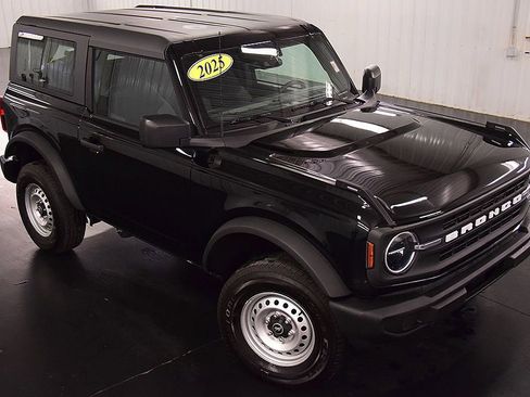 Used 2025 Ford Bronco 2-Door AWD/4WD image 9