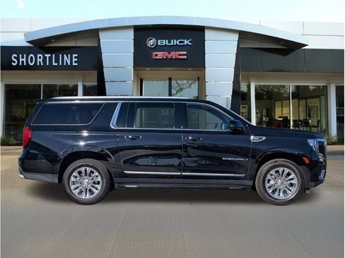 Used 2024 GMC Yukon XL Denali w/ Max Trailering Package image 2