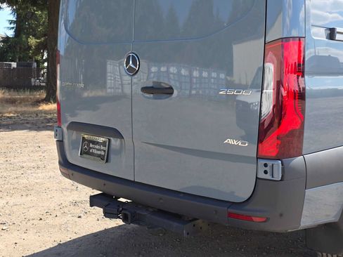 Used 2026 Mercedes-Benz Sprinter 2500 image 18