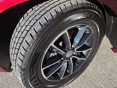 Used 2018 Dodge Grand Caravan SXT w/ Driver Convenience Group image 21