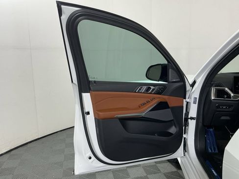 Certified 2026 BMW X7 M60i w/ Executive Package AWD/4WD image 19