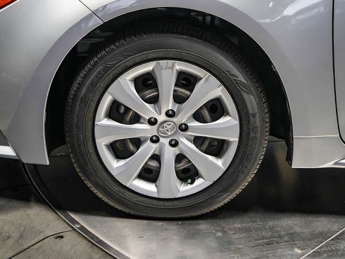 Used 2023 Toyota Corolla LE image 10