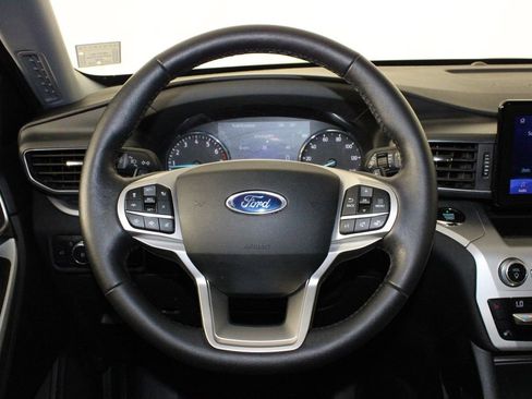 Used 2021 Ford Explorer XLT w/ Equipment Group 202A image 25