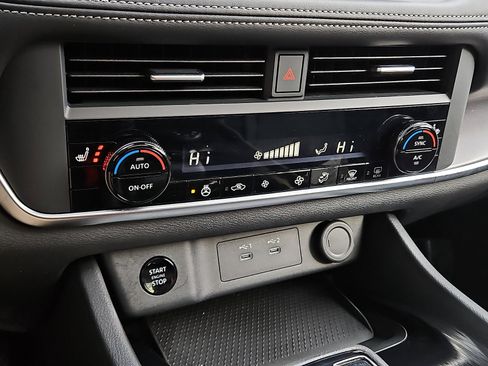 Certified 2024 Nissan Rogue SV w/ SV Premium Package image 16