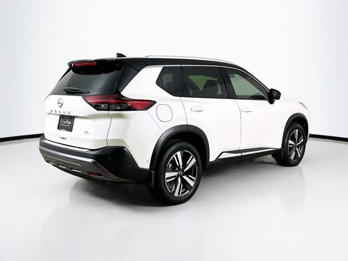 Used 2023 Nissan Rogue SL w/ SL Premium Package image 9