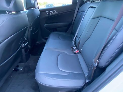 Certified 2024 Kia Sportage EX w/ EX Premium Package AWD/4WD image 21