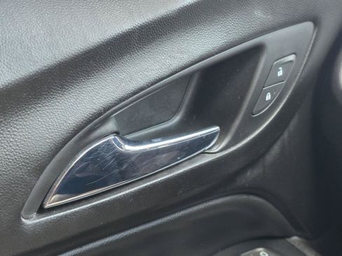 Used 2018 Chevrolet Equinox LT FWD image 10