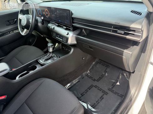 Used 2025 Hyundai Kona SEL FWD image 29