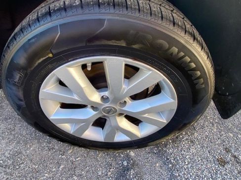 Used 2011 Nissan Murano SV image 17