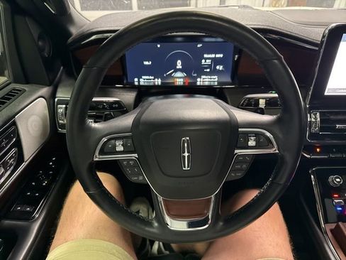 Used 2020 Lincoln Navigator Reserve w/ Equipment Group 208A Reserve image 11