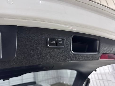 Used 2018 Porsche Macan AWD/4WD image 53