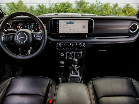 Used 2024 Jeep Gladiator Sport image 32