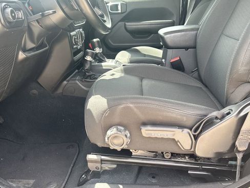 Used 2022 Jeep Wrangler Sport S AWD/4WD image 9