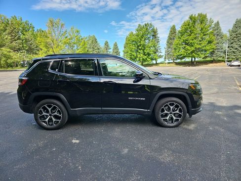Used 2025 Jeep Compass Limited w/ Sun & Sound Group AWD/4WD image 7