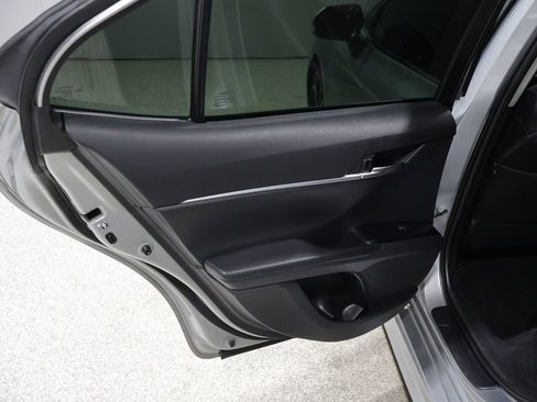 Used 2018 Toyota Camry SE w/ Audio Package FWD image 20