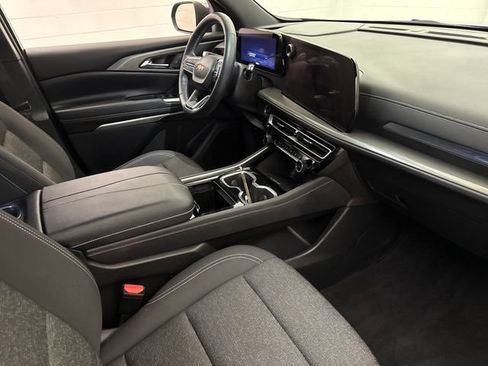 Used 2024 Chevrolet Traverse LT FWD image 27