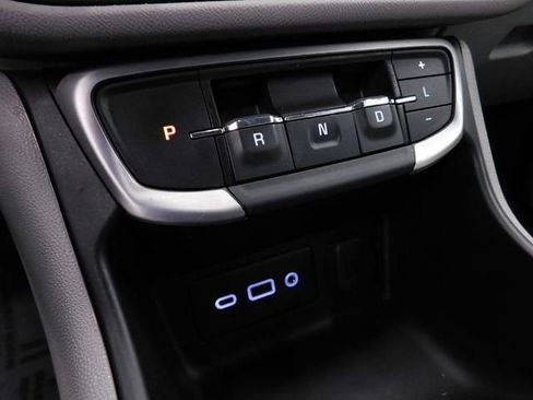 Used 2024 GMC Terrain SLE image 41